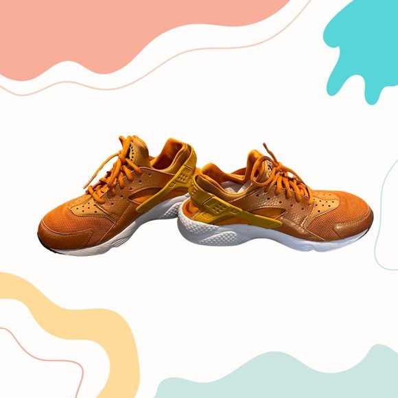 Nike Air Huarache Gold Shoes size US 9.5 - Picture 3 of 7